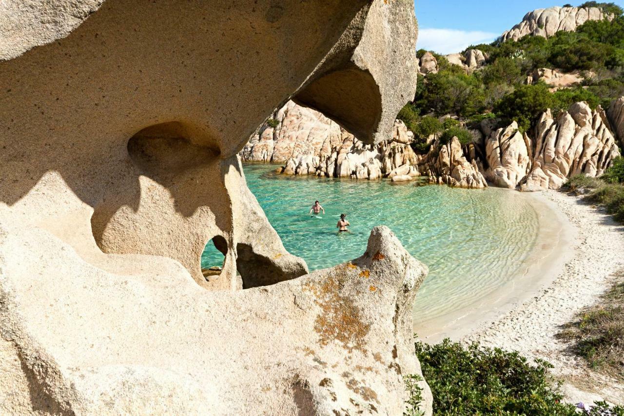 Residence L'Ea Di Lavru - Appartamenti Mono-Bilo-Trilocali Porto San Paolo  Eksteriør bilde