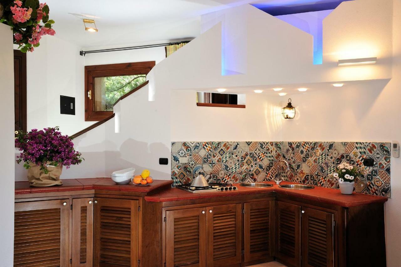 Residence L'Ea Di Lavru - Appartamenti Mono-Bilo-Trilocali Porto San Paolo  Eksteriør bilde