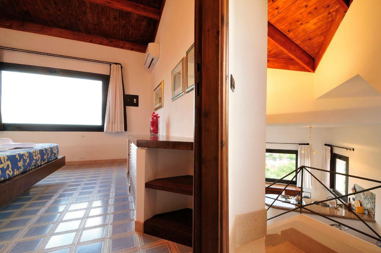 Residence L'Ea Di Lavru - Appartamenti Mono-Bilo-Trilocali Porto San Paolo  Eksteriør bilde