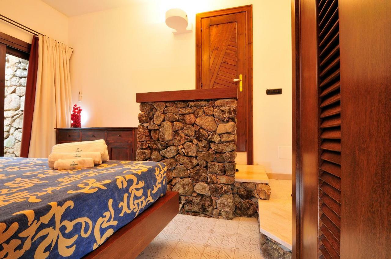 Residence L'Ea Di Lavru - Appartamenti Mono-Bilo-Trilocali Porto San Paolo  Eksteriør bilde