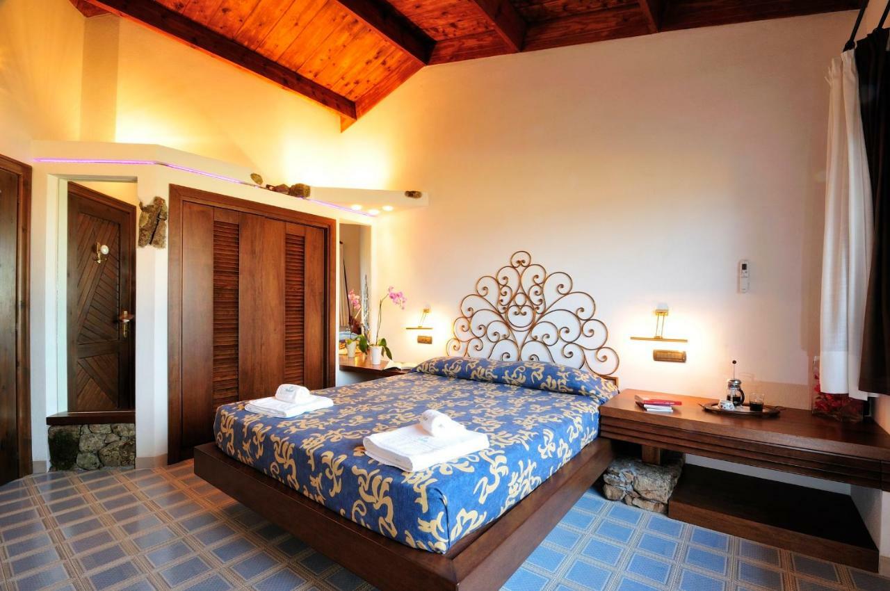 Residence L'Ea Di Lavru - Appartamenti Mono-Bilo-Trilocali Porto San Paolo  Eksteriør bilde