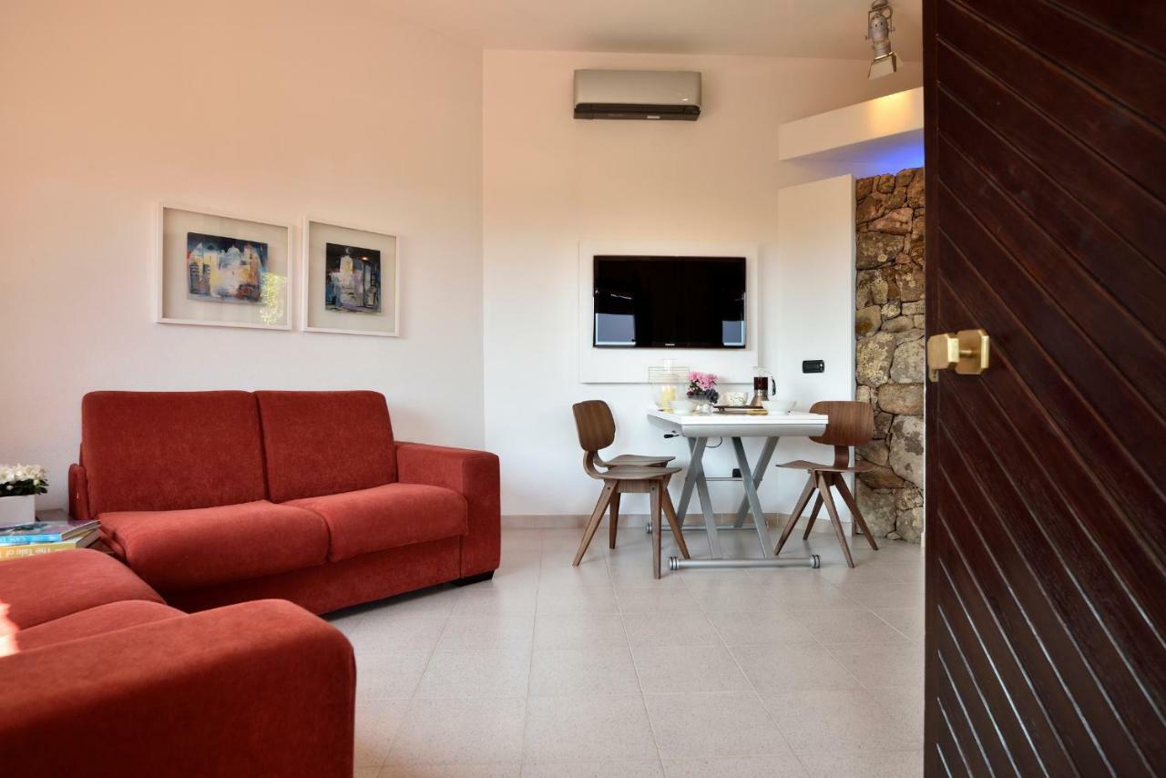 Residence L'Ea Di Lavru - Appartamenti Mono-Bilo-Trilocali Porto San Paolo  Eksteriør bilde