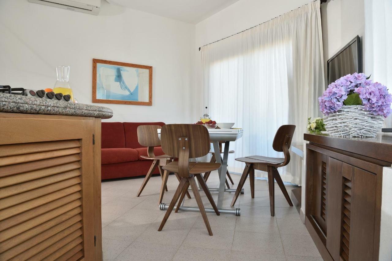 Residence L'Ea Di Lavru - Appartamenti Mono-Bilo-Trilocali Porto San Paolo  Eksteriør bilde